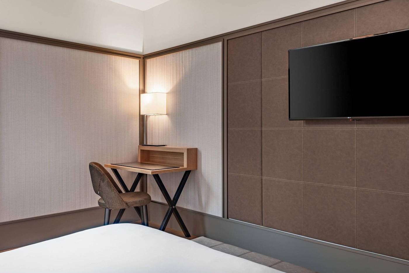 AC-Madrid-Avendia-de-America-Room-25