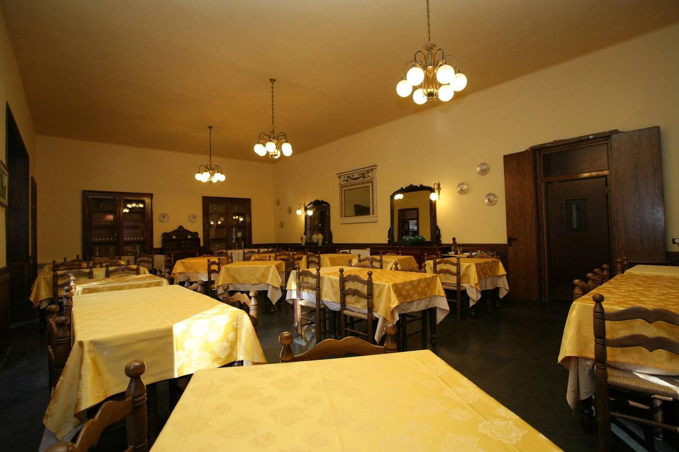 Hotel-Roma---Scanno-Restaurant-39