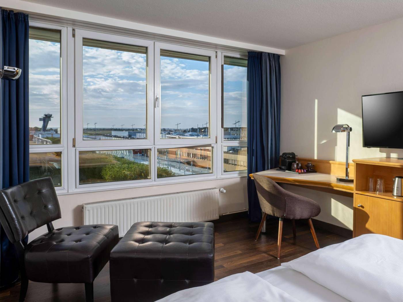 Movenpick Hotel Nurnberg Airport-Germany-NUREMBERG-Room-10