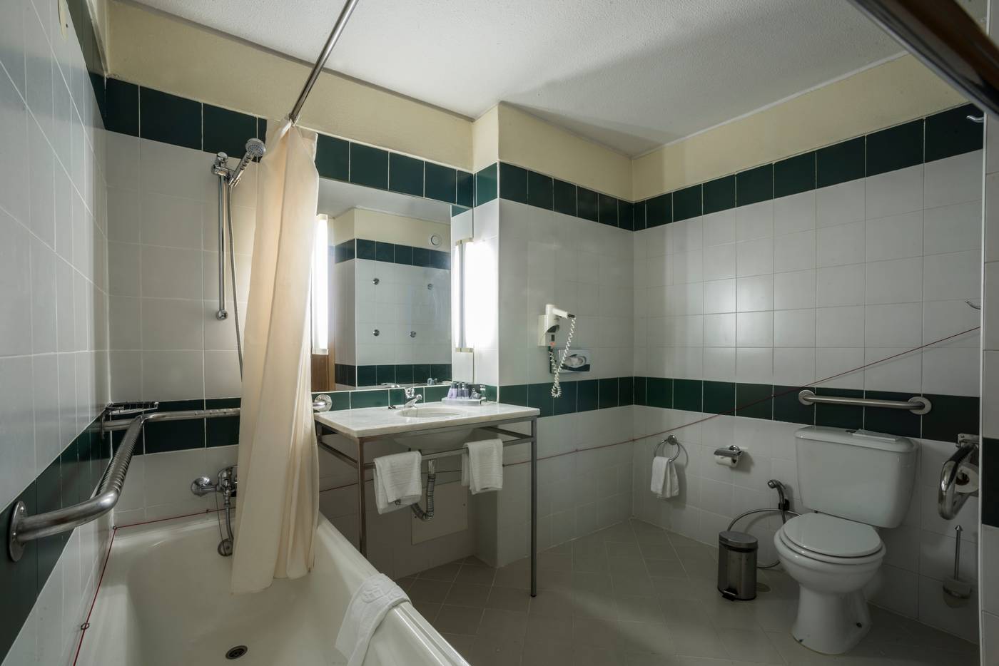 Vila-Gale-Marina-Room-33