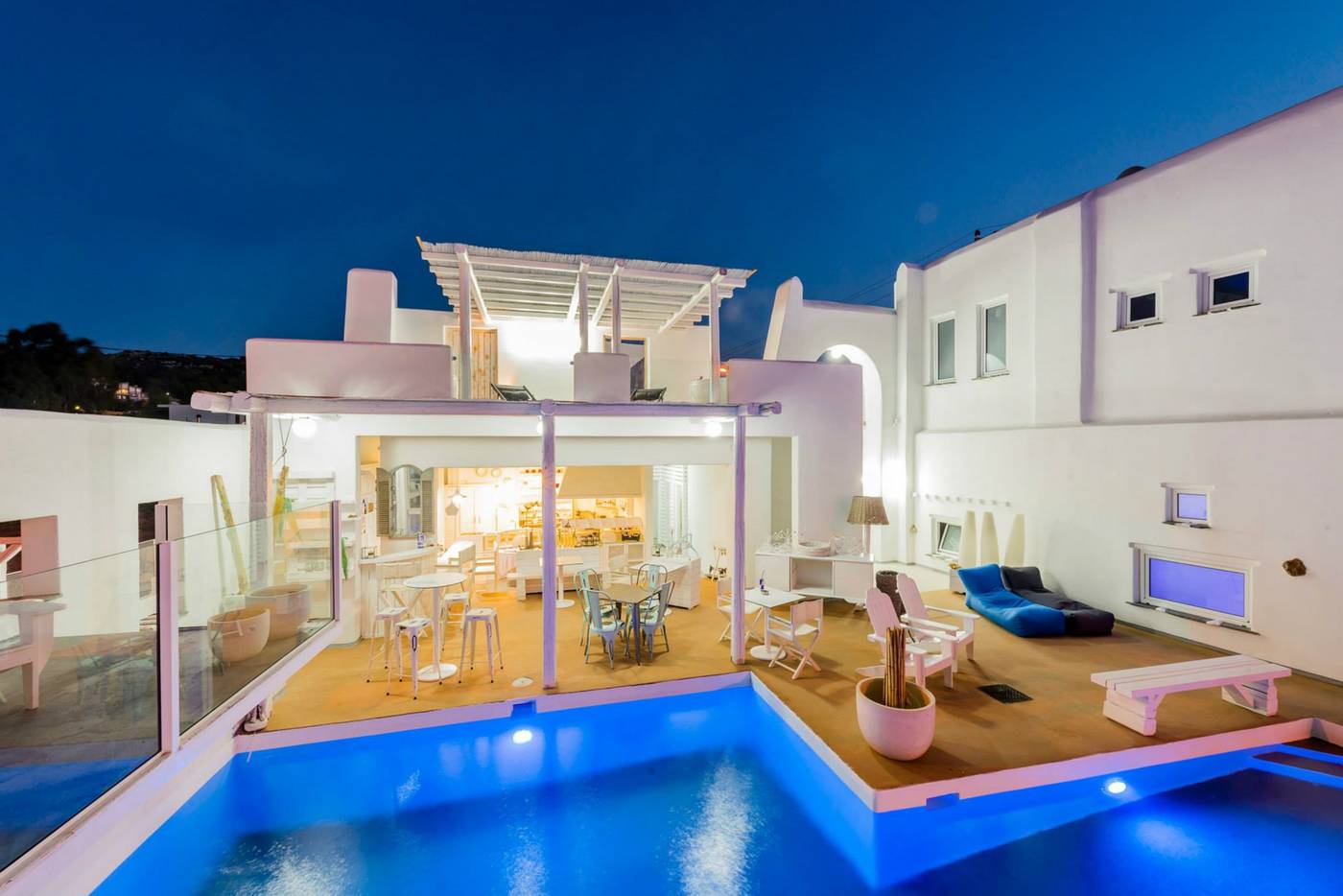 Kouros-Exclusive-Pool-7