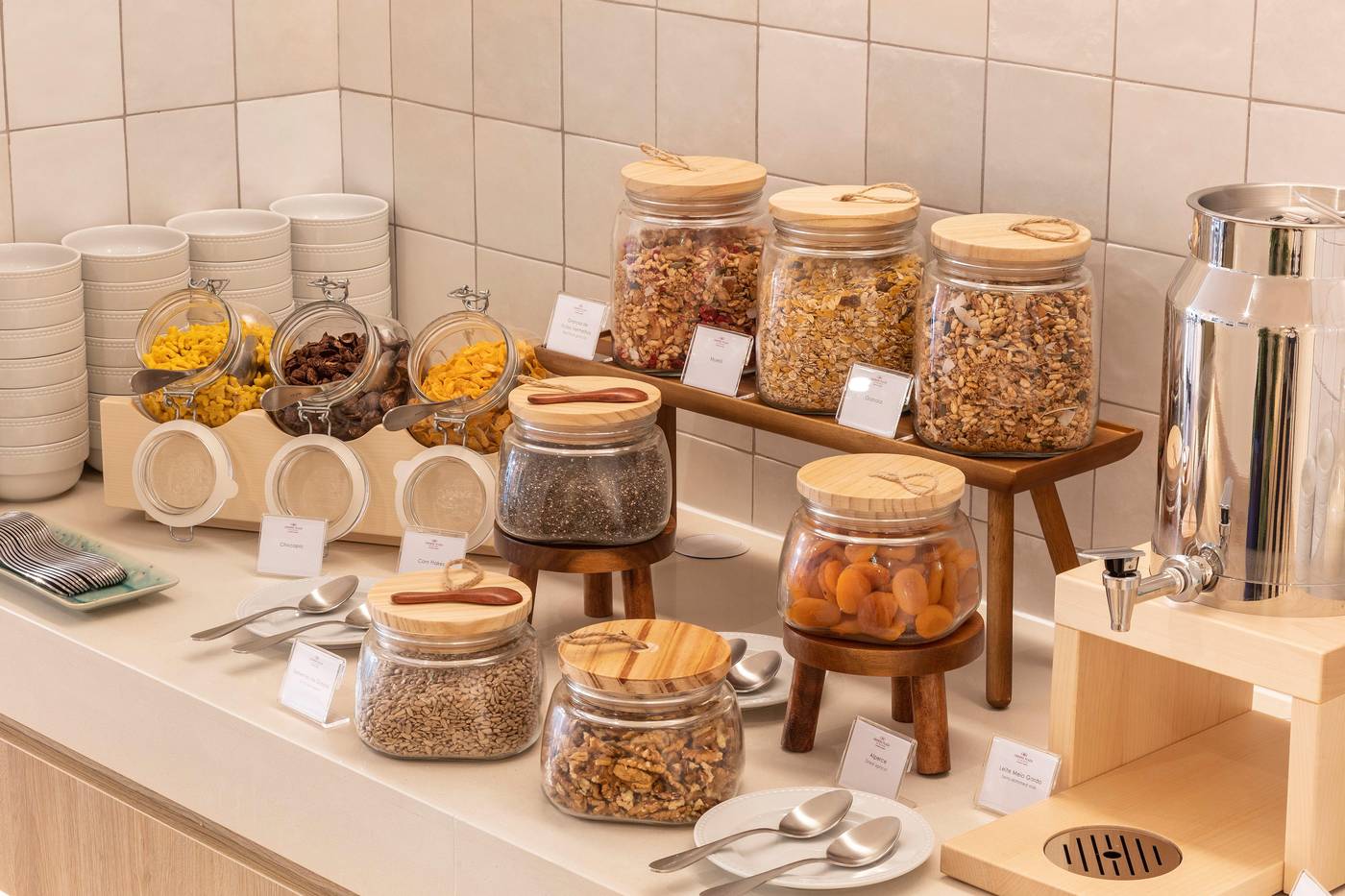 Crowne-Plaza-Caparica-Lisbon-Restaurant-45