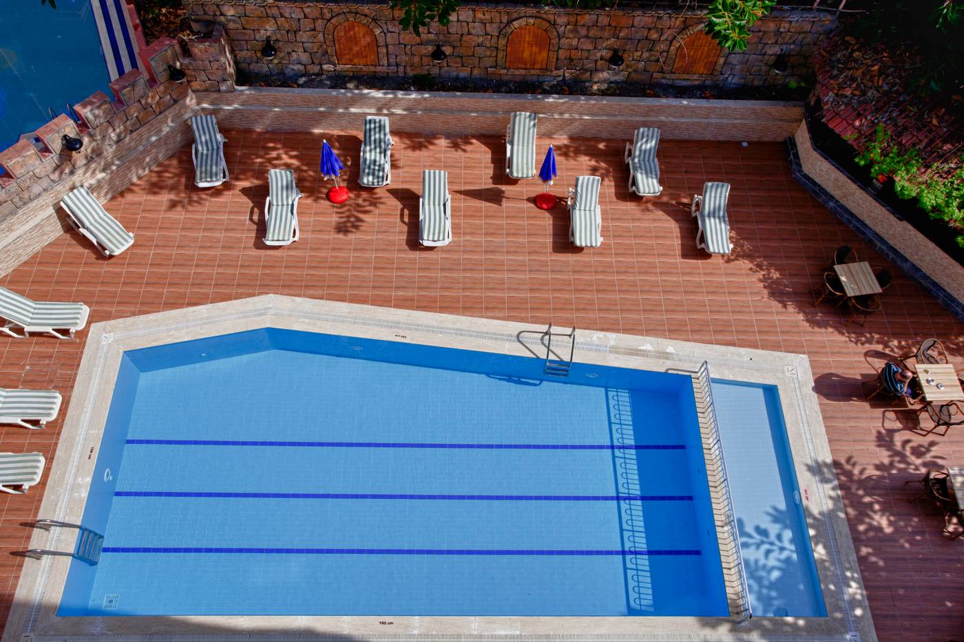 Diamore-Hotel-Pool-3