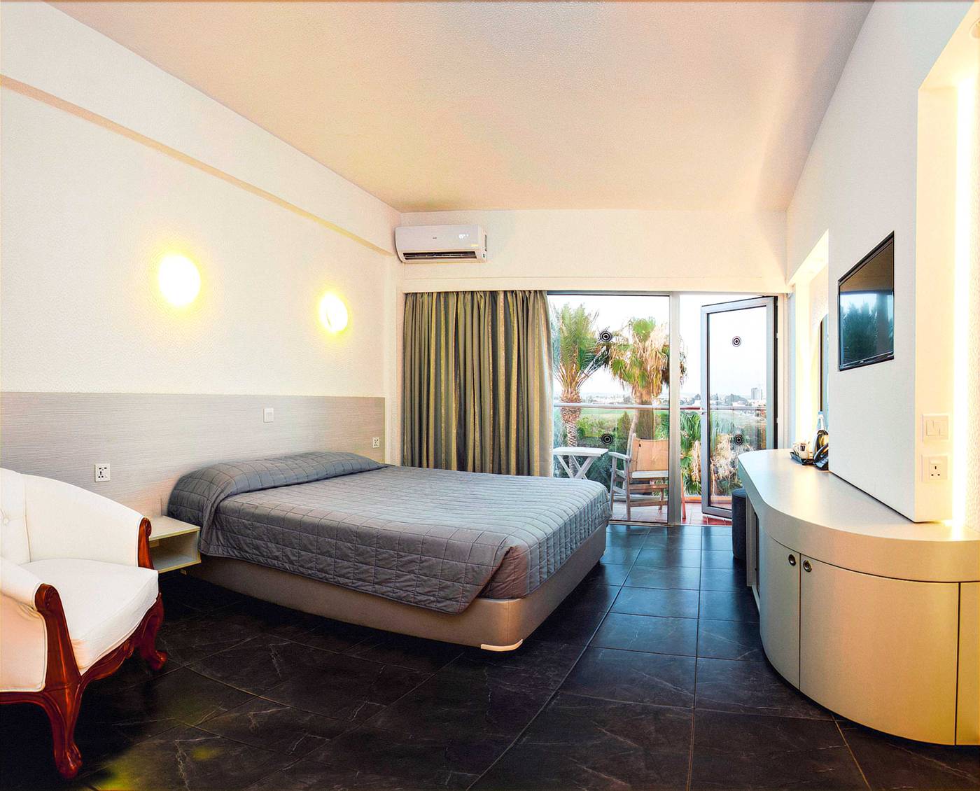 Sveltos-Hotel-Room-27