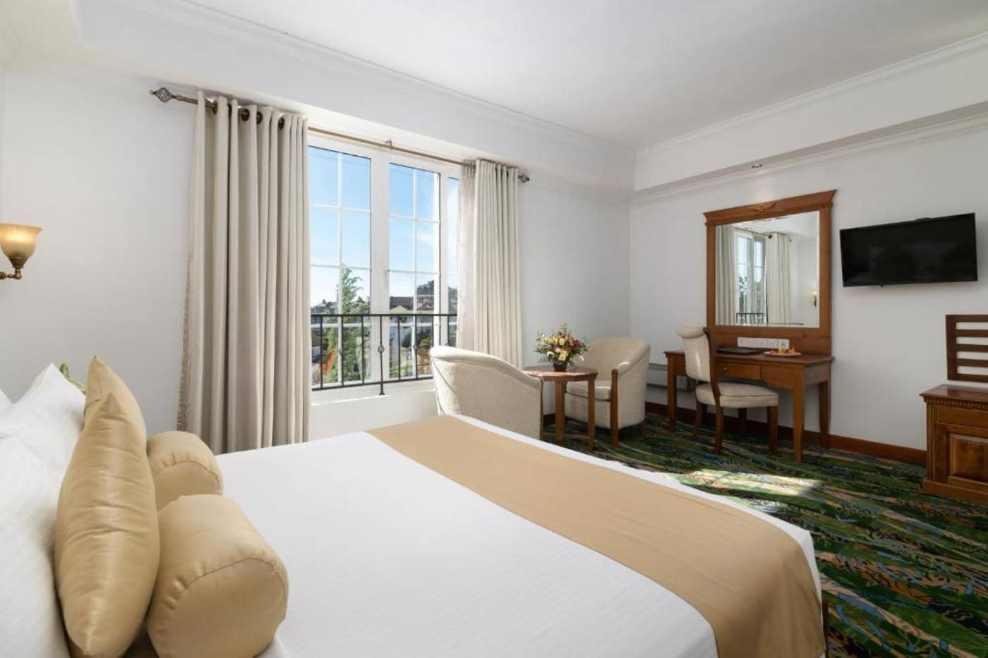 Araliya-Green-Hills-Room-3