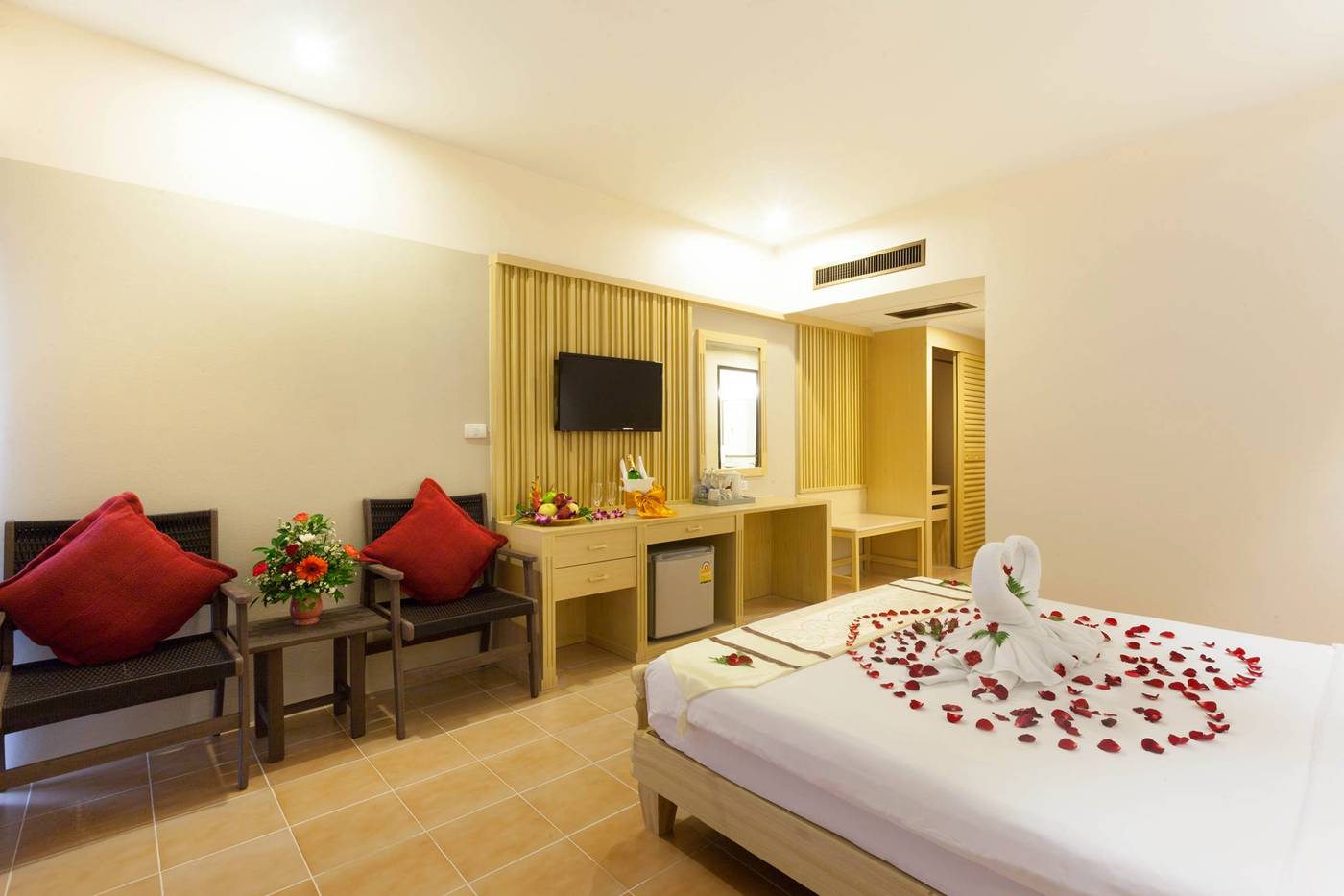 Patong-Lodge-Hotel-Room-48