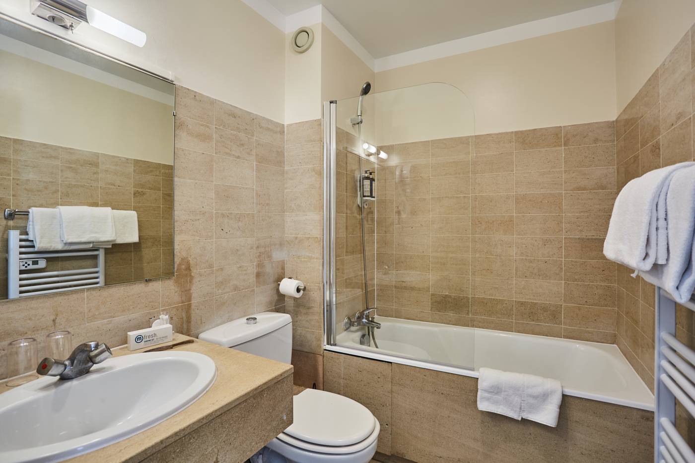 HOTEL-BEAUQUARTIER-MONTMARTRE-Room-24