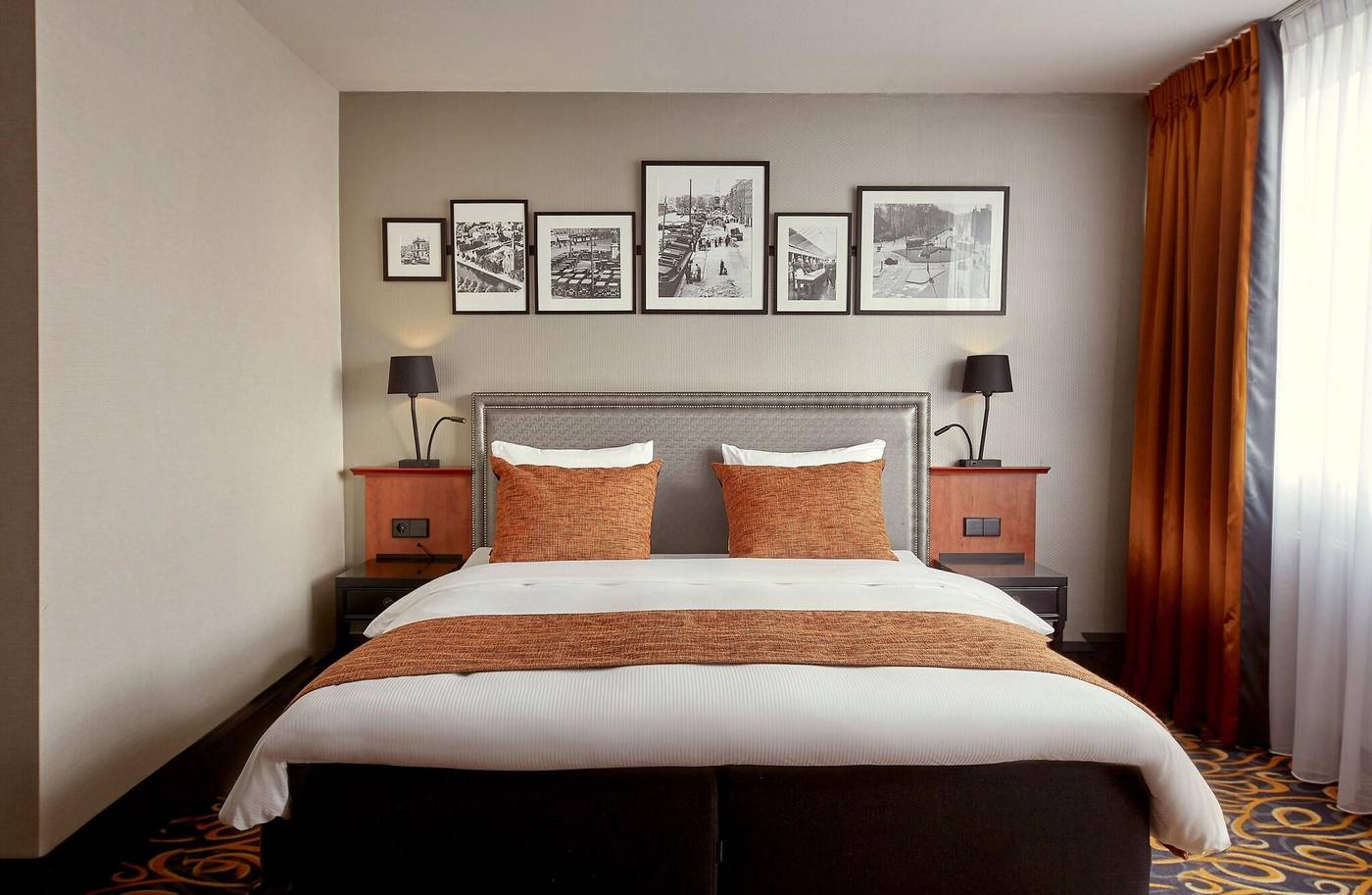 Carlton-Square-Lobby-20