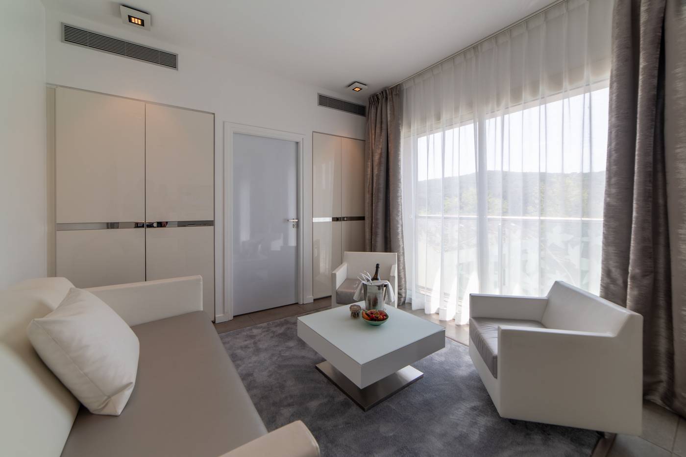 Kube-Hotel-St-Tropez-Room-66