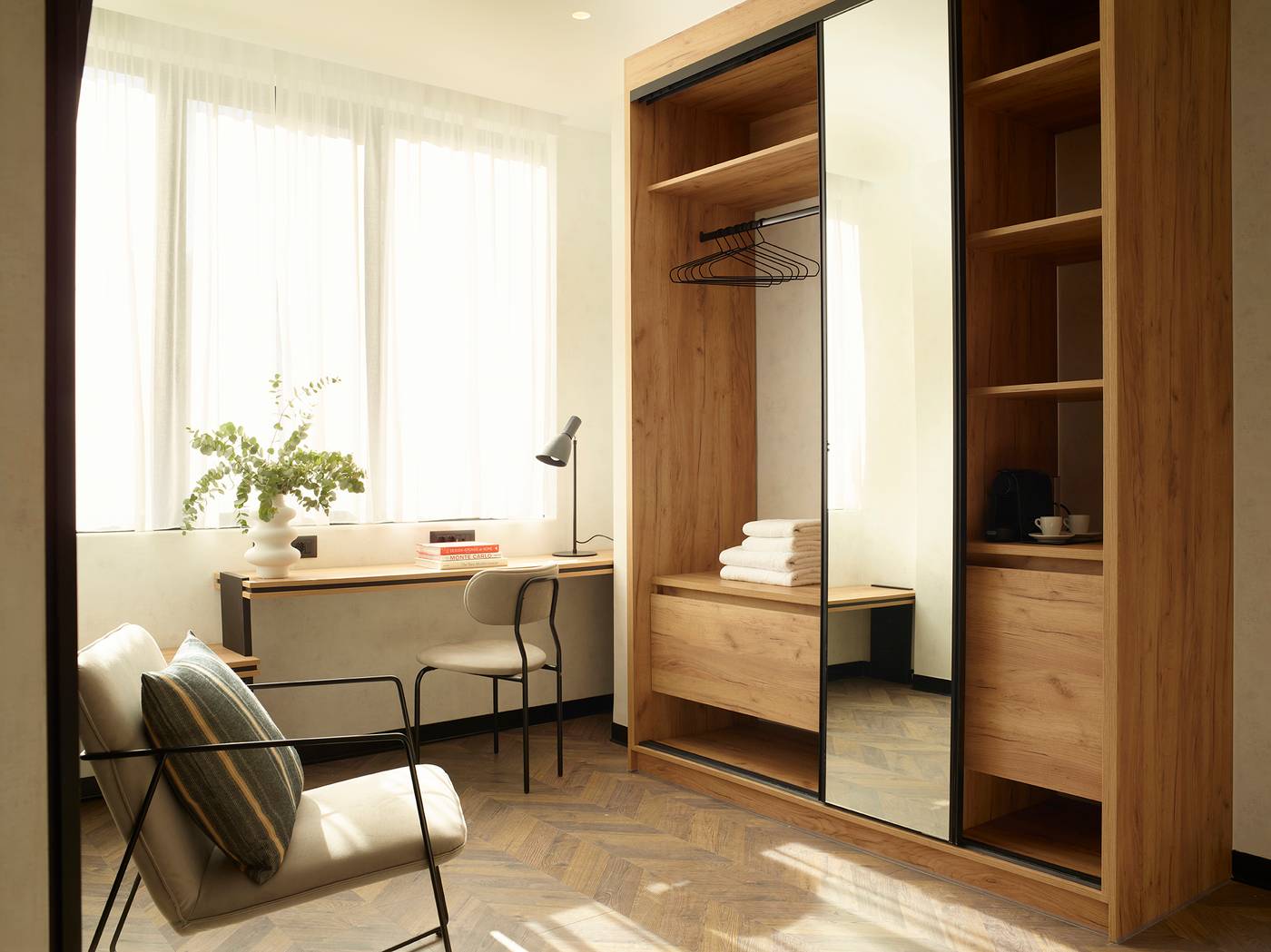 The-Port-Square-Hotel-Room-48