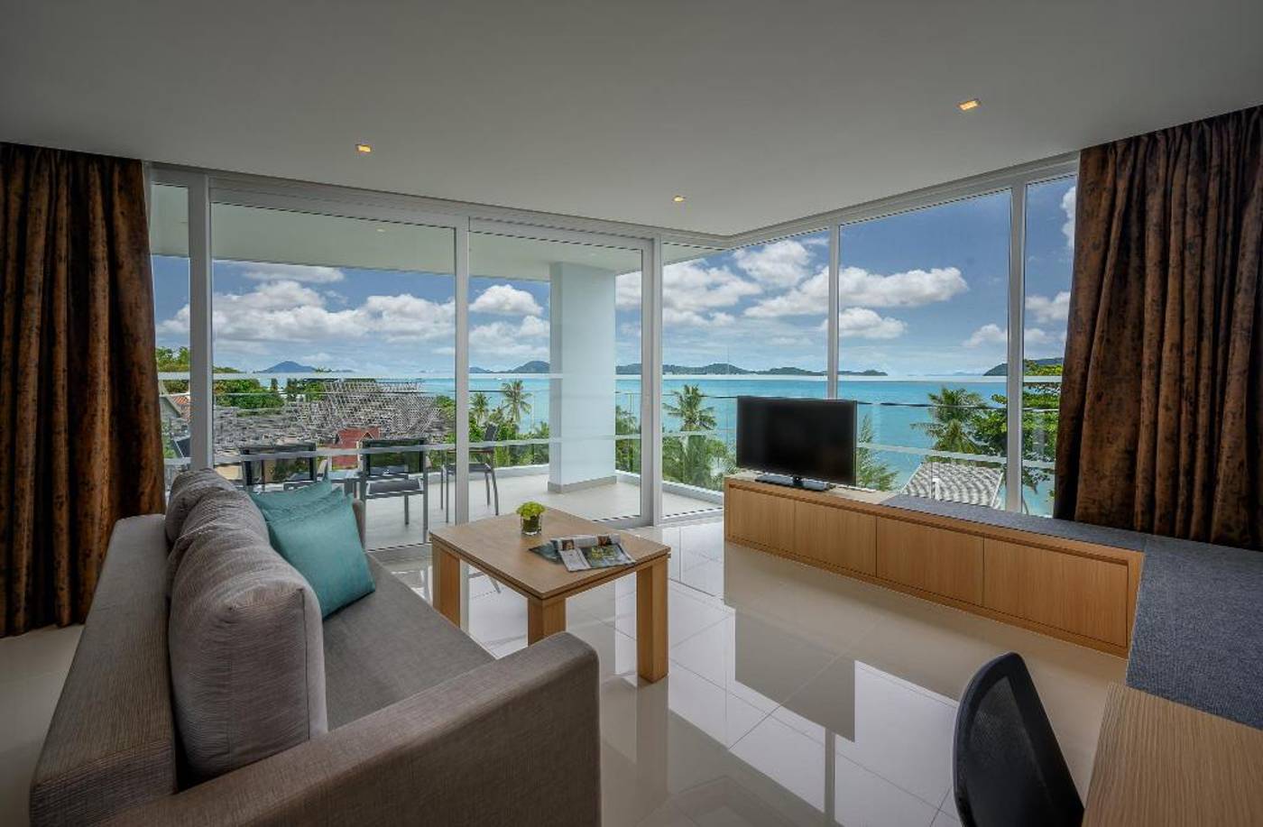 The-Beachfront-Hotel-Phuket-Room-39