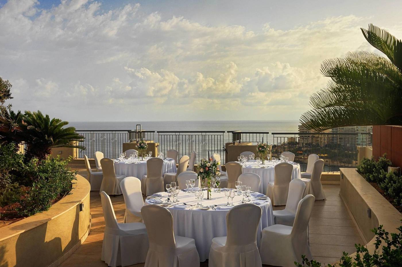 Le-Meridien-St--Julians-Hotel---Spa-Conferences-23