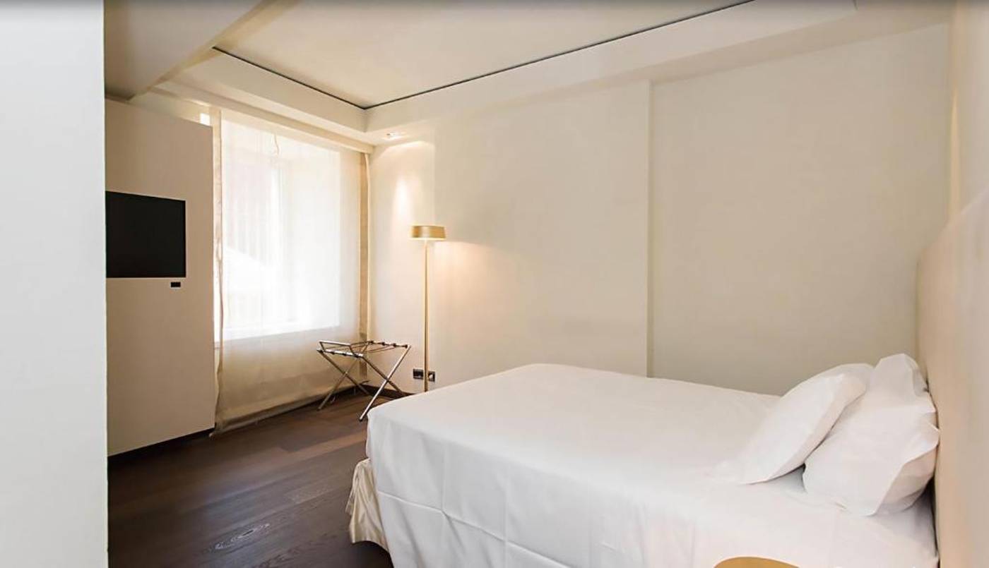 Romano-House-Room-11