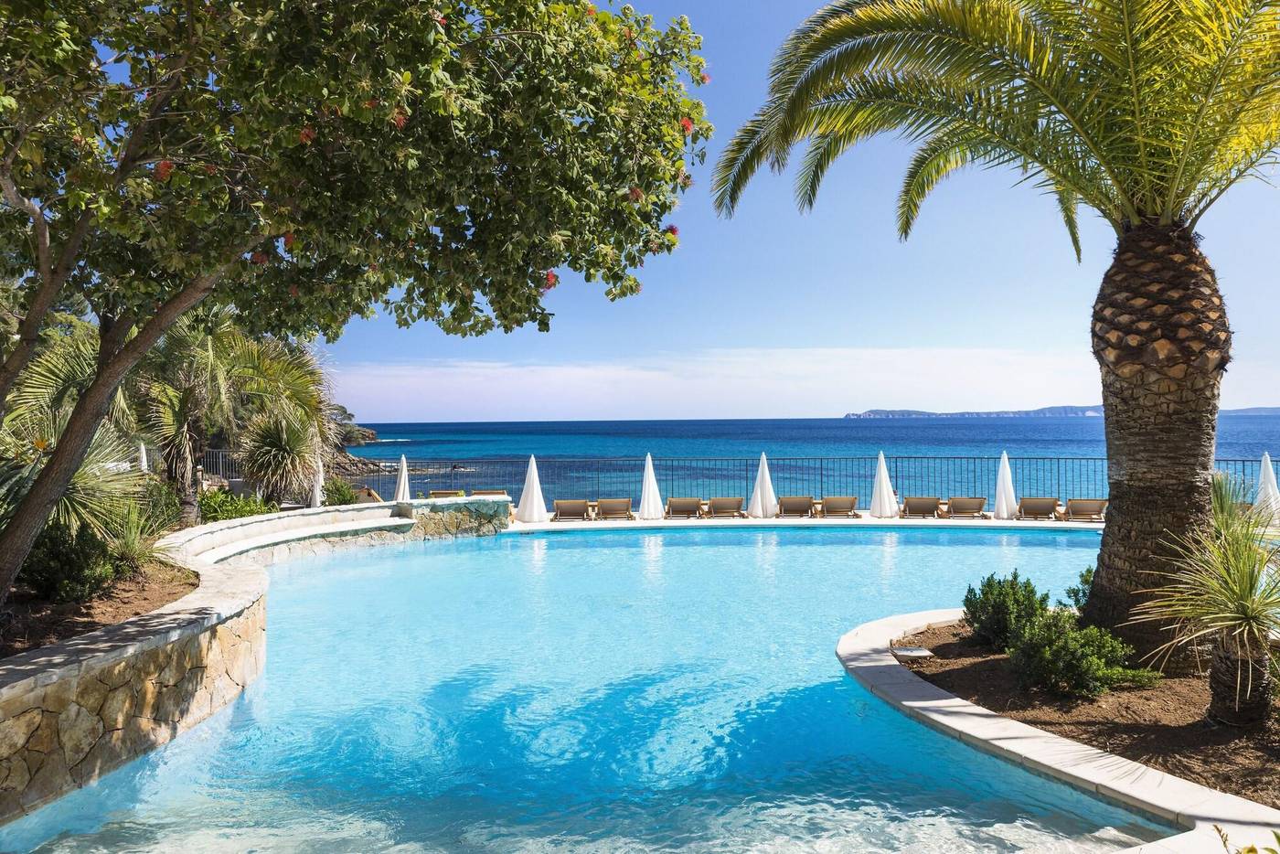 Hotel-Le-Bailli-de-Suffren-General-view-4