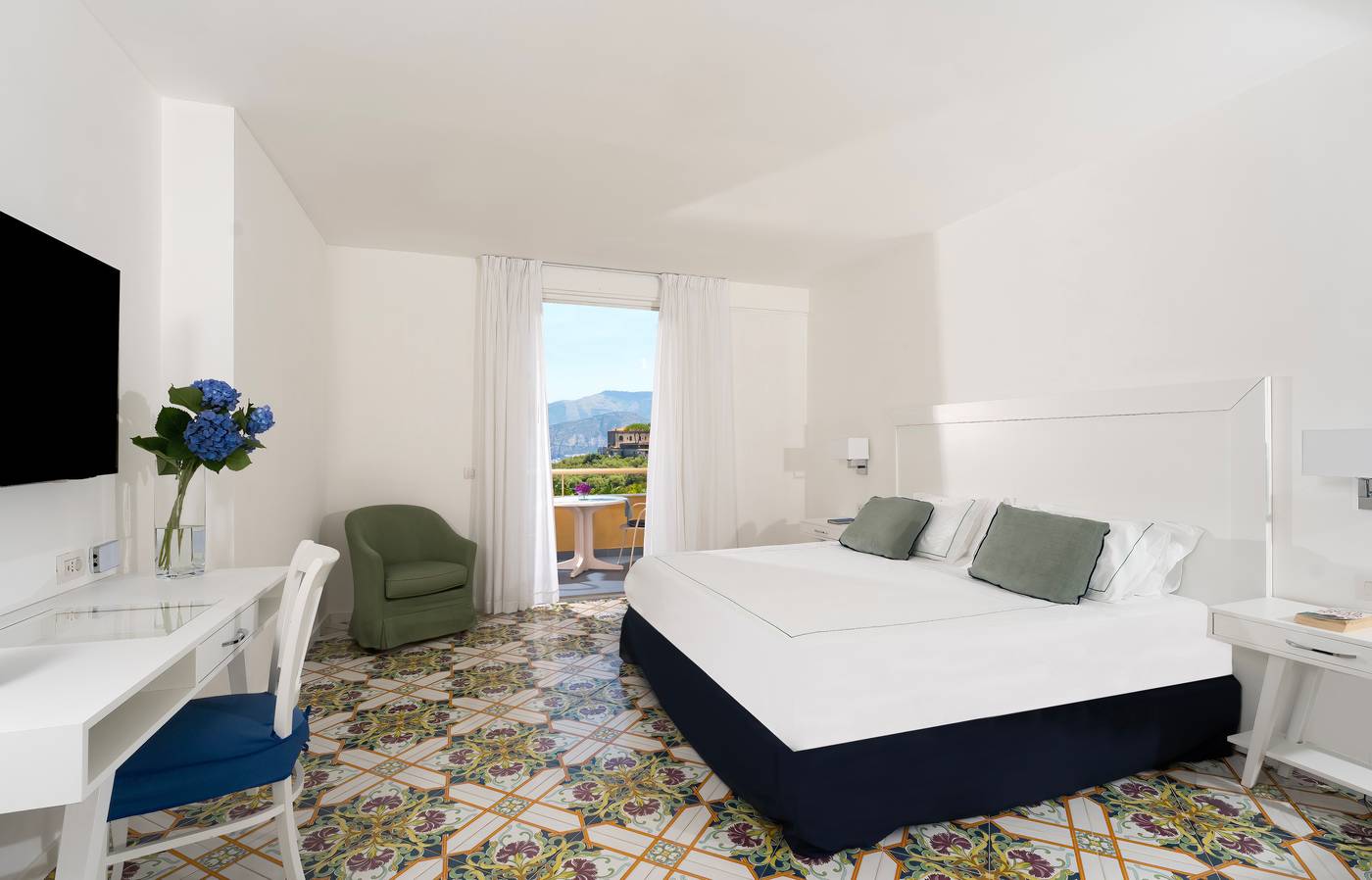 Grand-Hotel-Vesuvio-Room-16
