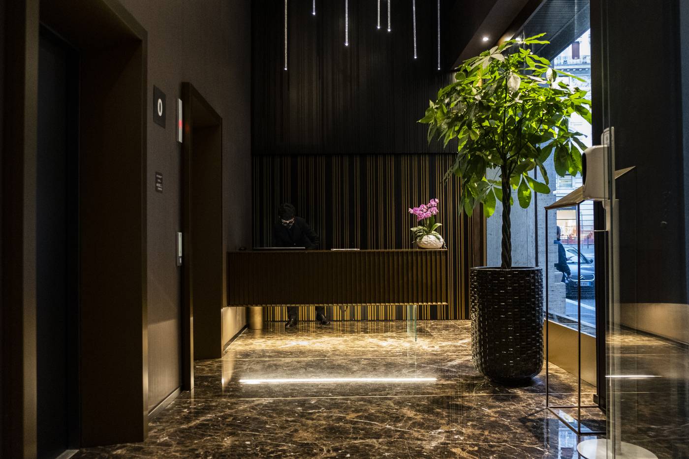 U-Visionary-Roma-Hotel-Lobby-8