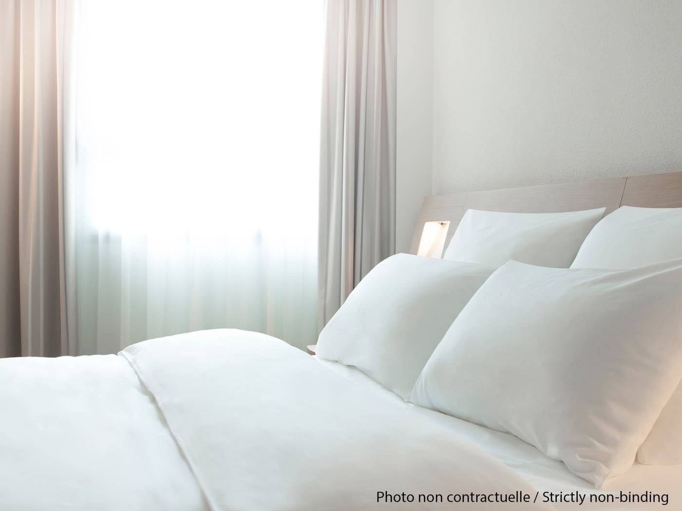 Novotel Zagreb-Croatia-ZAGREB-Room-10