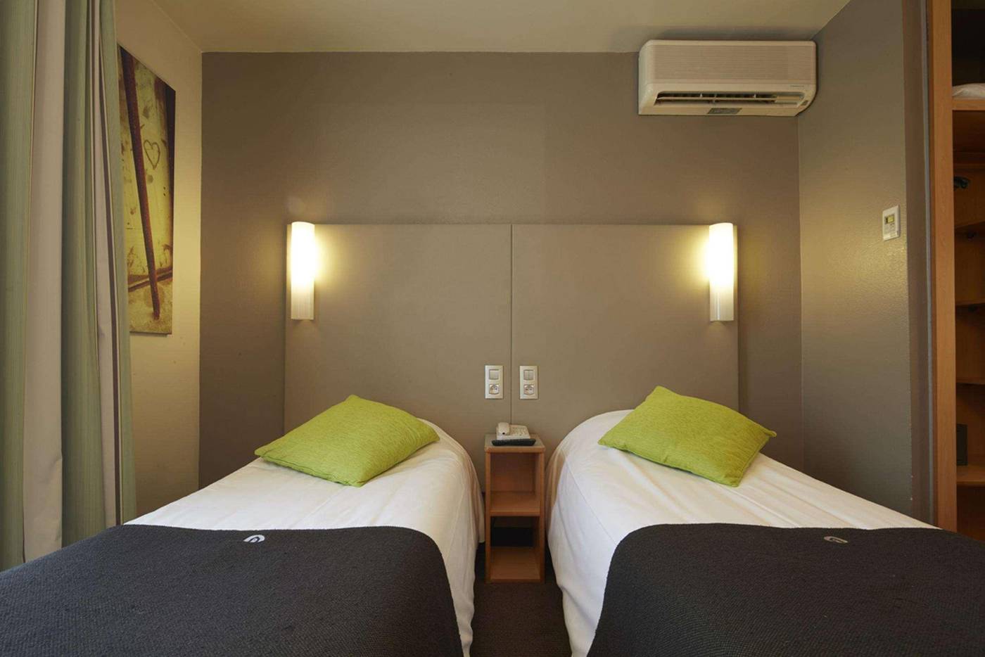 Campanile-Paris14-Maine-Montparnasse-Room-43