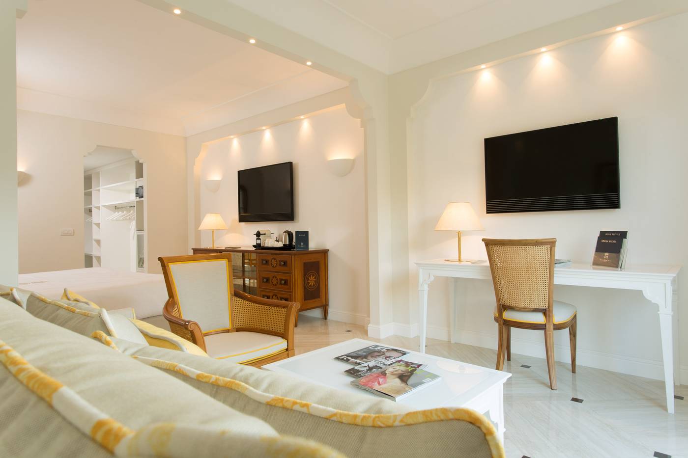 Grand-Hotel-Royal-Room-46