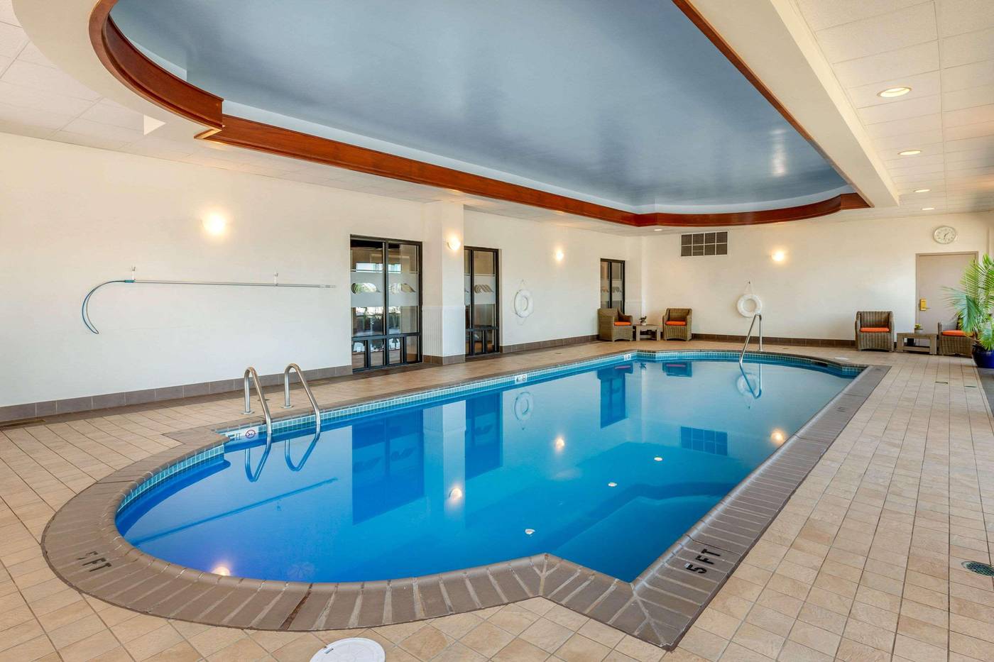 Comfort-Inn---Suites-Logan-Airport-Pool-51