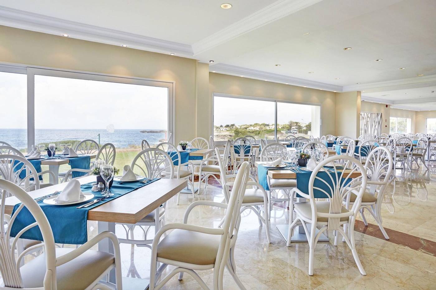 Grupotel-Tamariscos-Restaurant-22