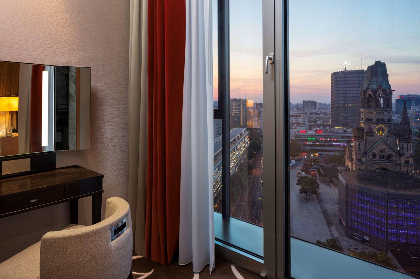 Waldorf-Astoria-Berlin-Room-61