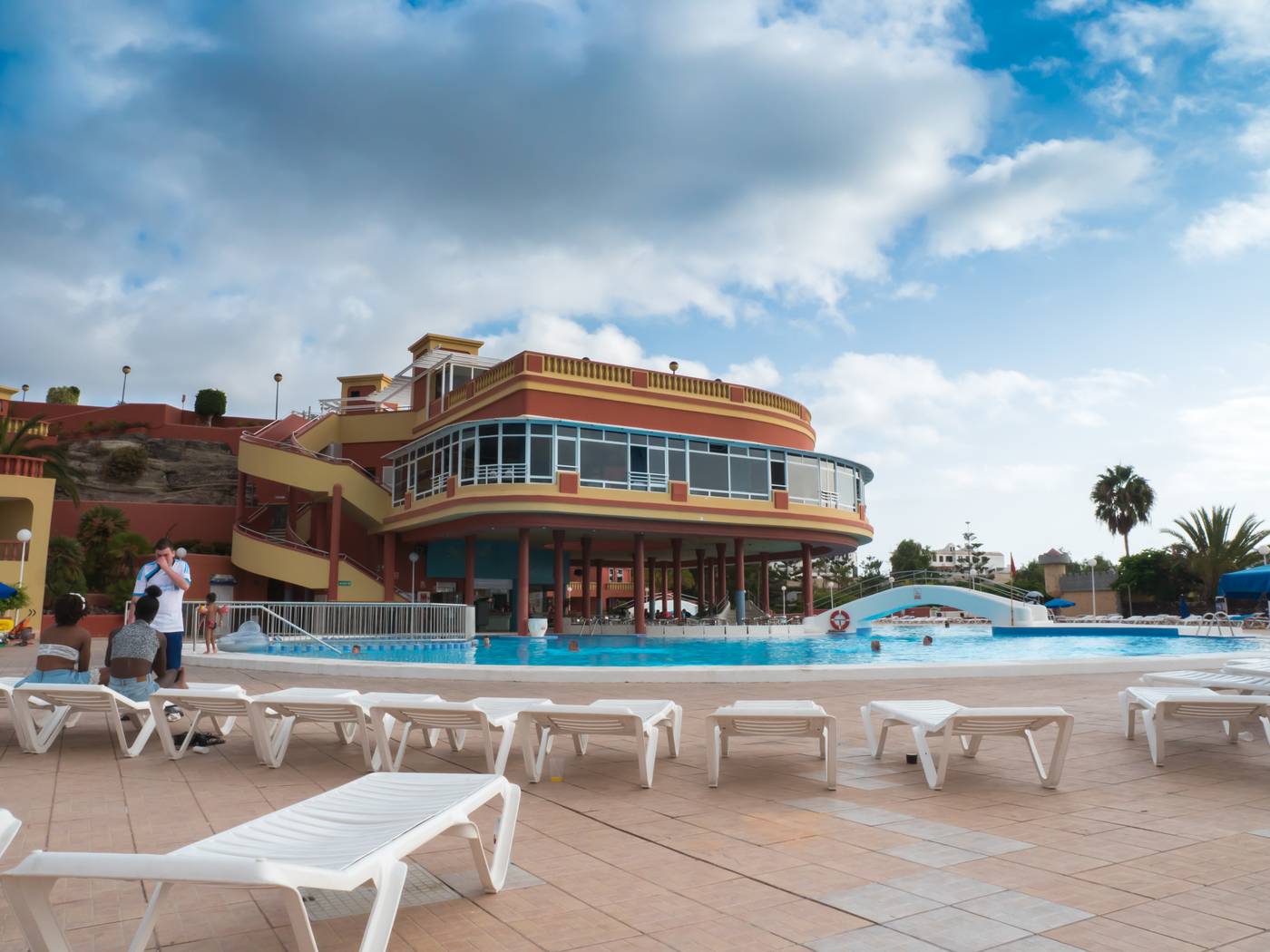 Laguna-Park-II-Pool-9