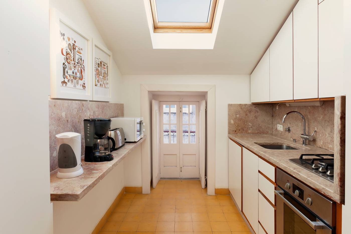 Hello-Lisbon-Cais-do-Sodre-Room-7