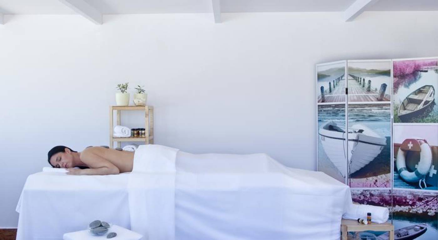 Mrs Chryssana Beach Hotel