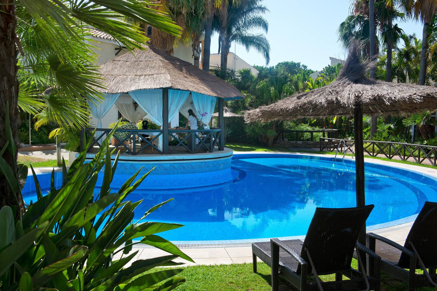 Bluebay-Banus-Pool-9