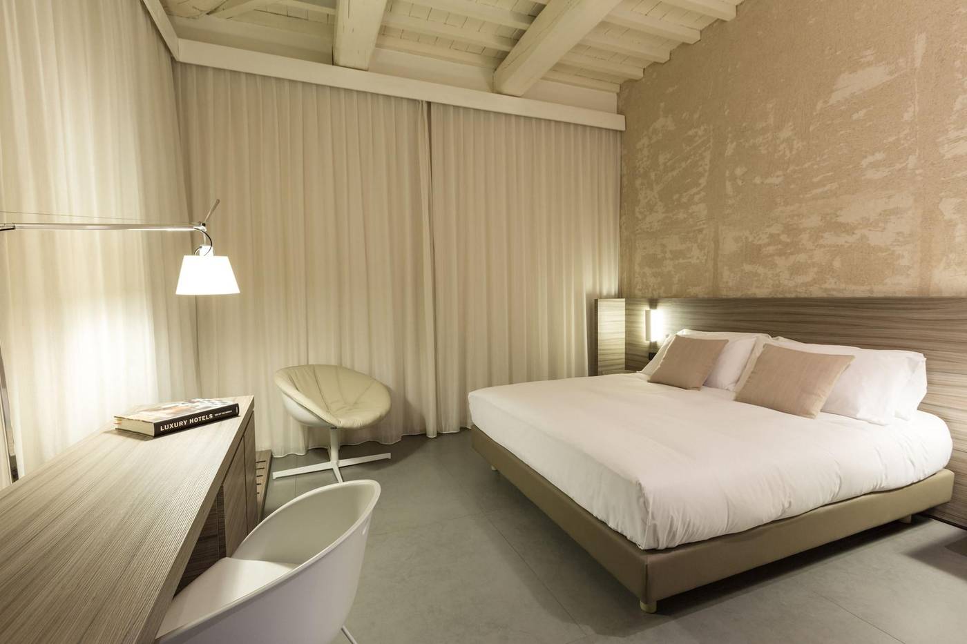 Hotel & Resort Le Colombare-Italy-FOLIGNO-Room-7