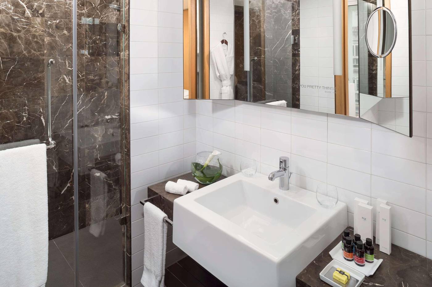 ME-Madrid-Reina-Victoria-Room-41