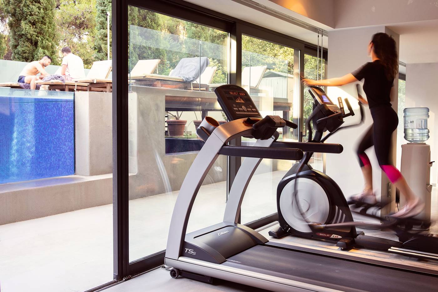 Life-Gallery-athens-Sports-and-Entertainment-18