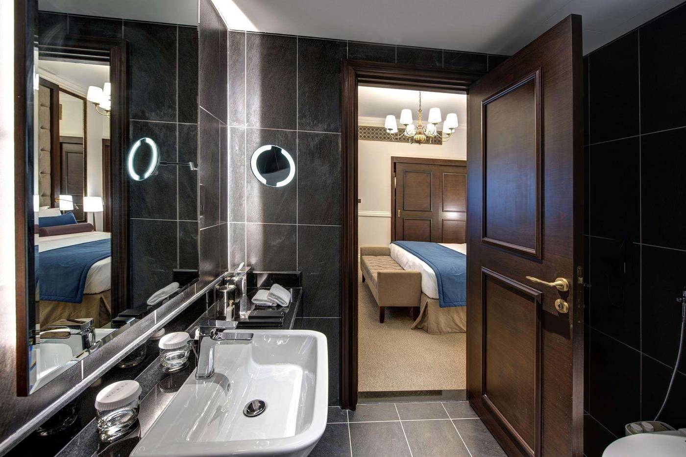 Dukes-The-Palm--a-Royal-Hideaway-Hotel-Room-47