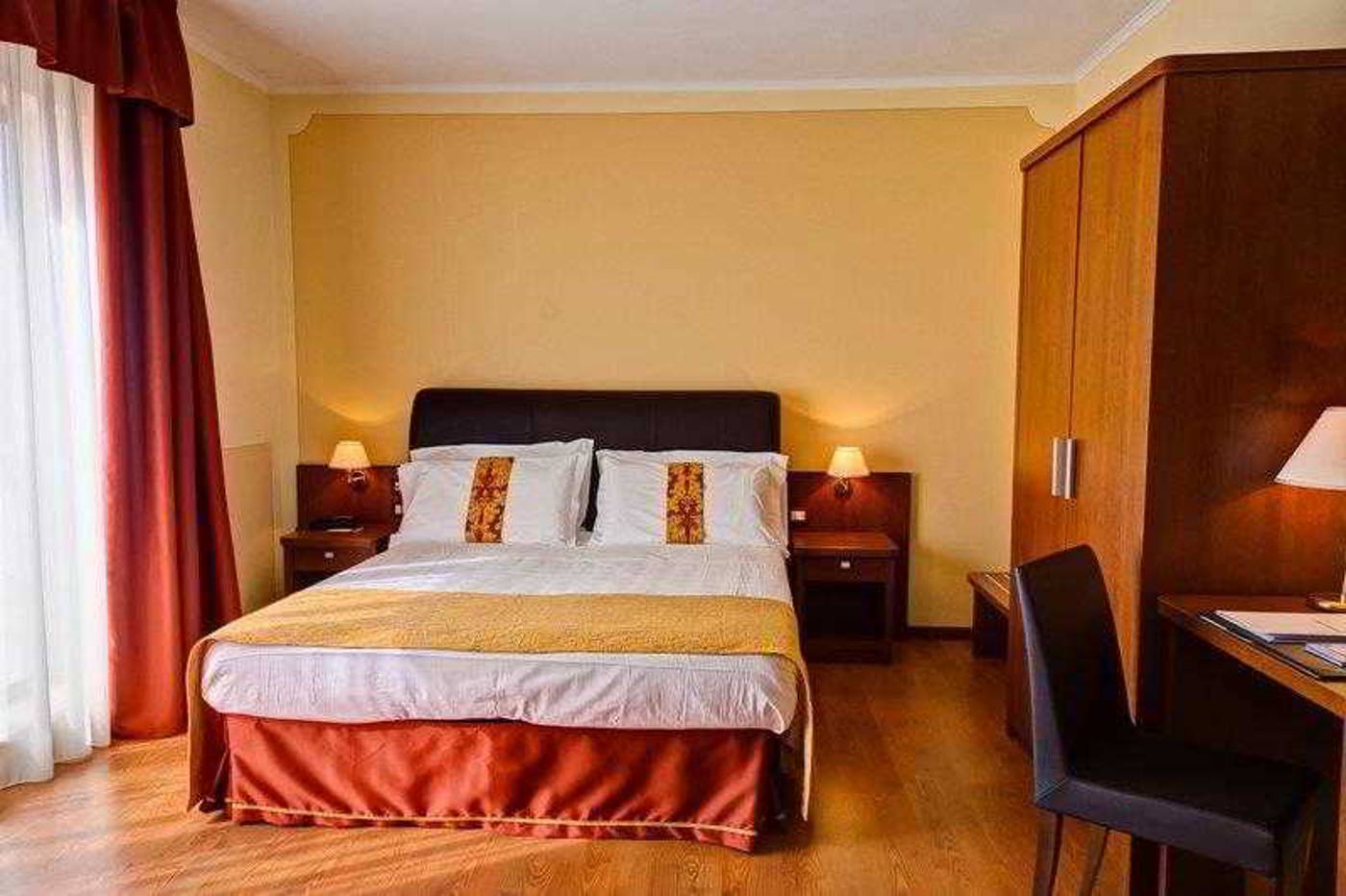 BEST-WESTERN-Galileo-Palace-Hotel-General-view-9