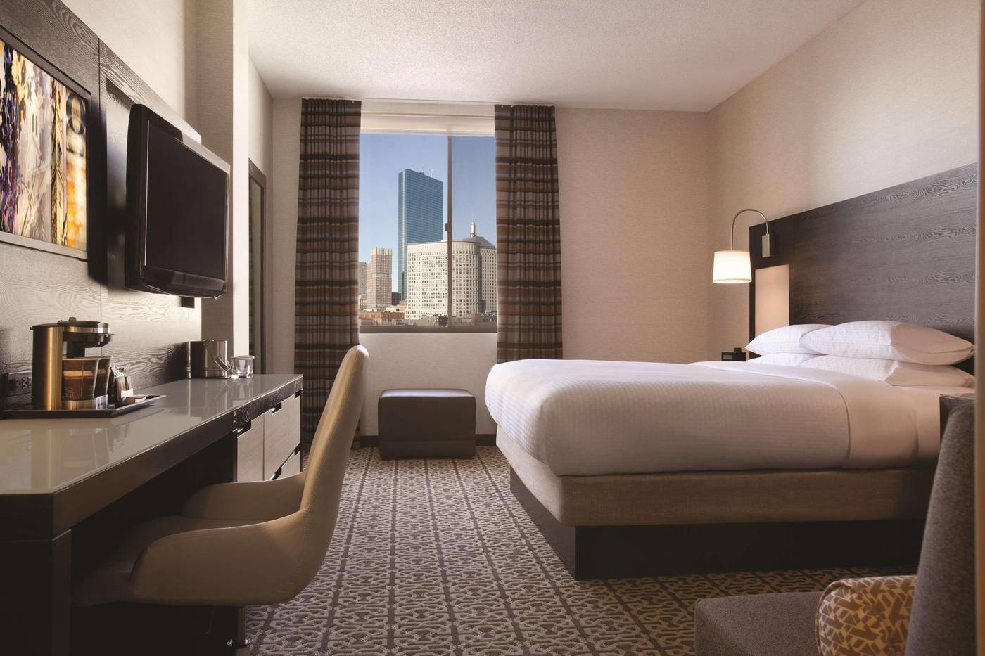 Doubletree-by-Hilton-Boston-Downtown-Room-10
