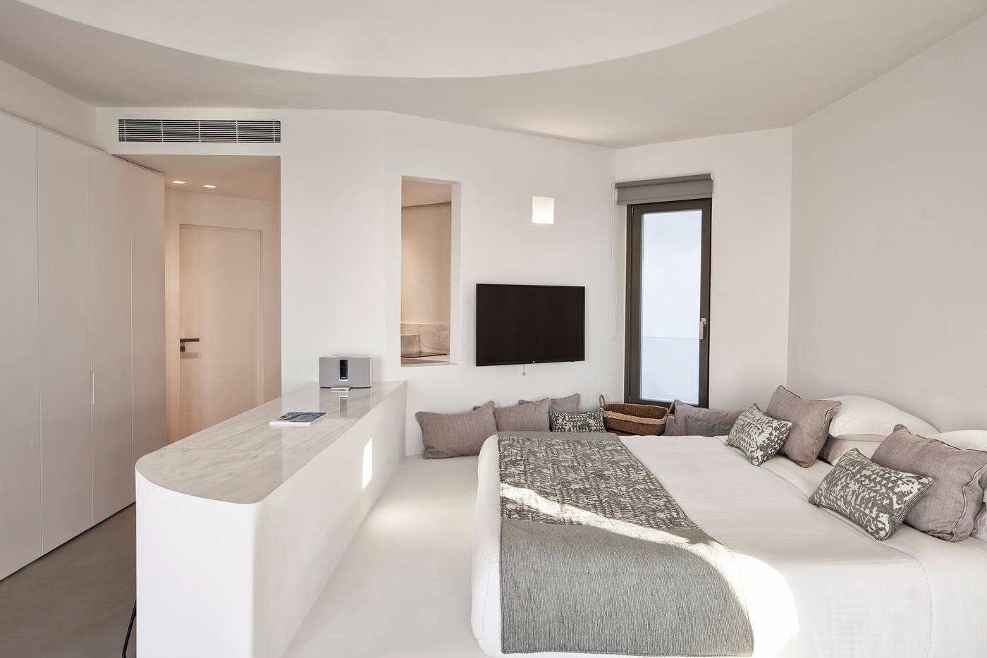 Heaven-s-Edge-Room-18