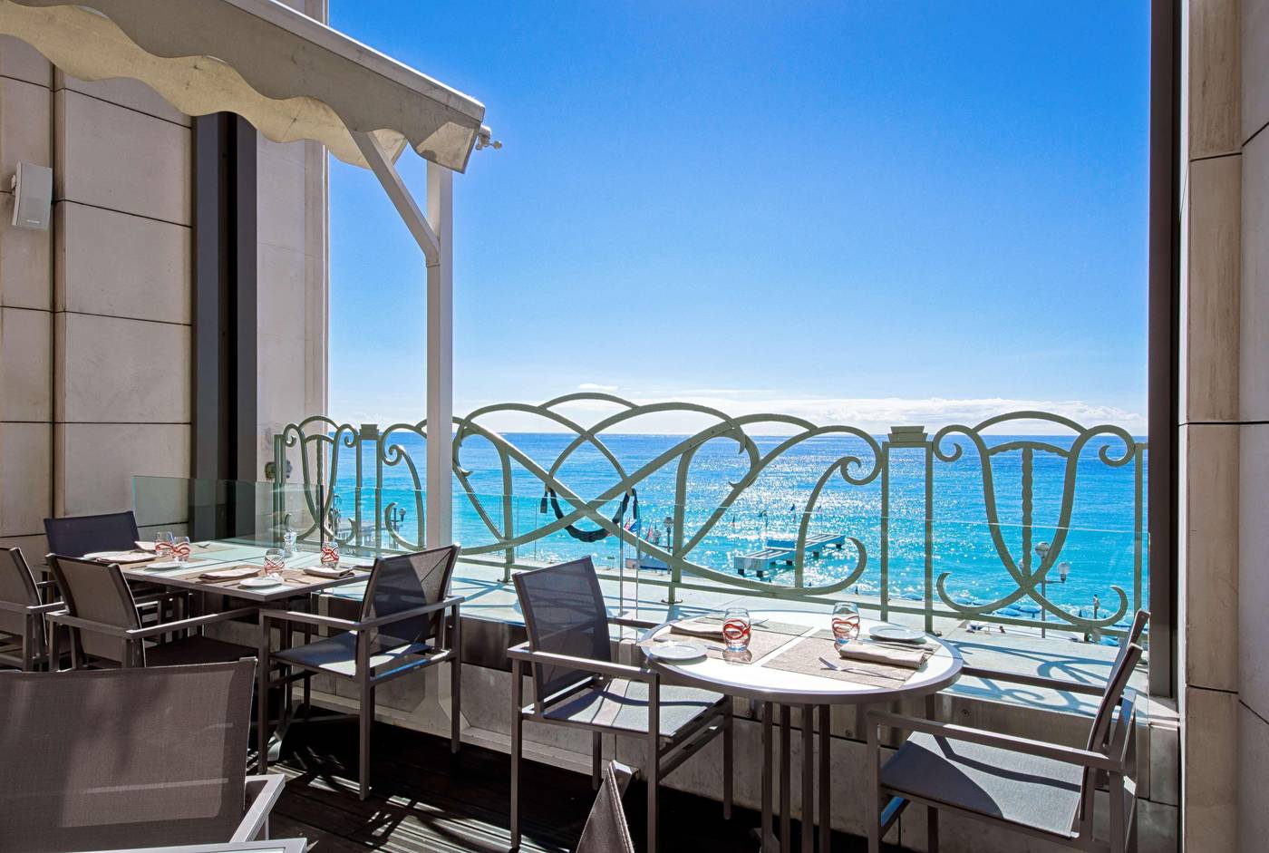 Hyatt-Regency-Nice-Palais-De-La-Mediterranee-Restaurant-5