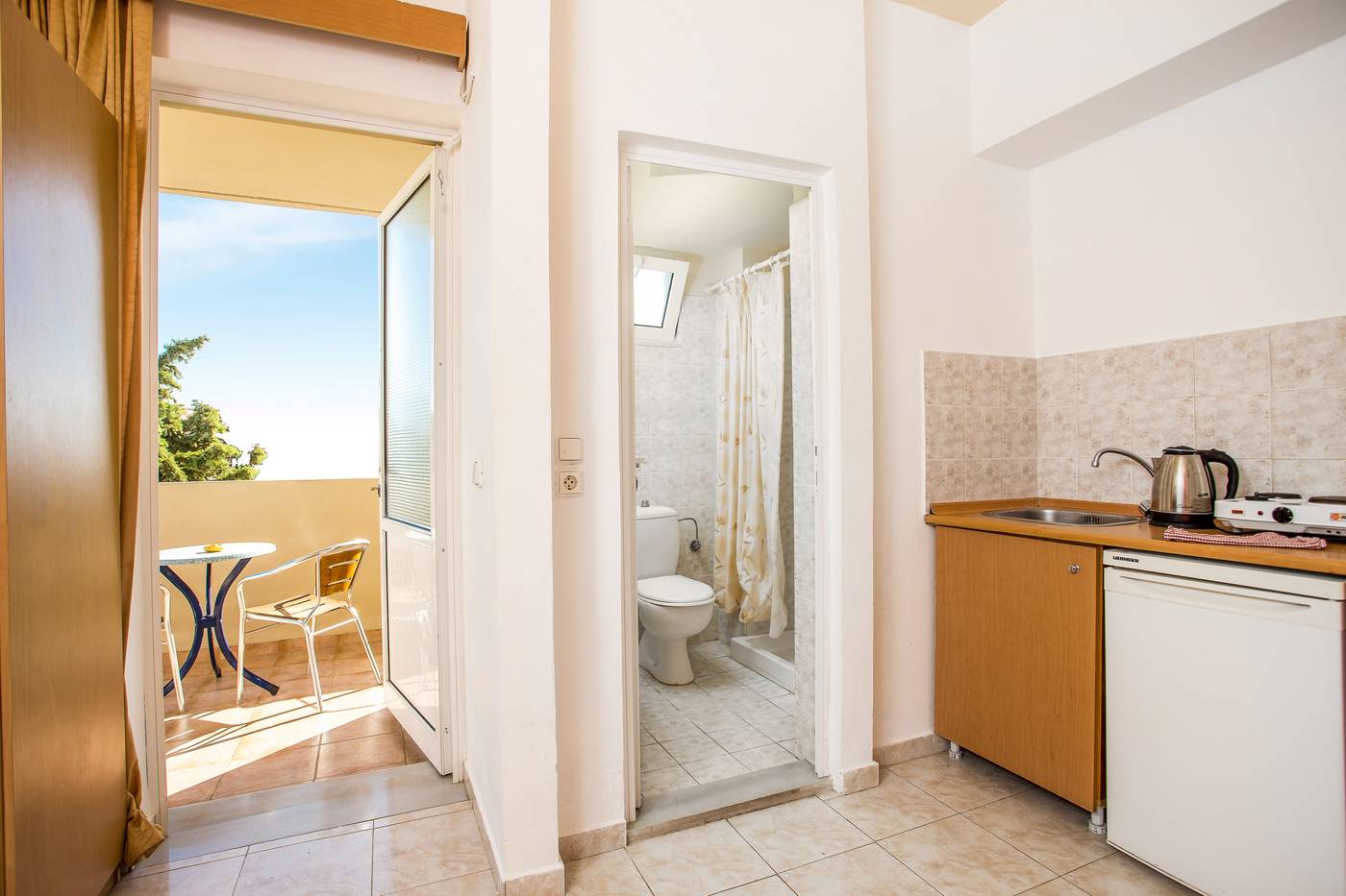 Vickys-Studios-Room-34