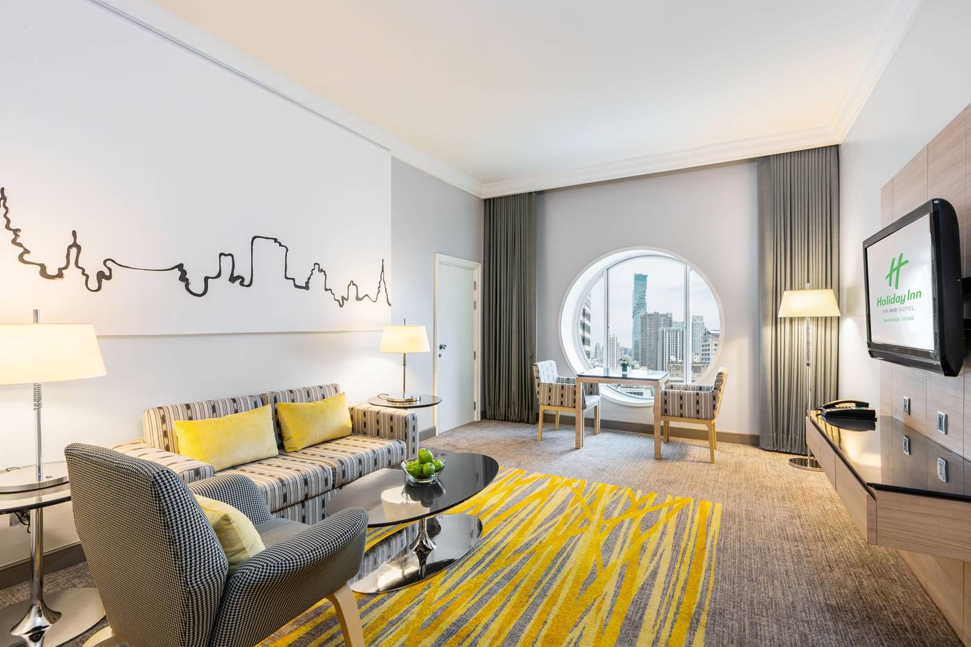 Holiday-Inn-Bangkok-Silom-Room-32