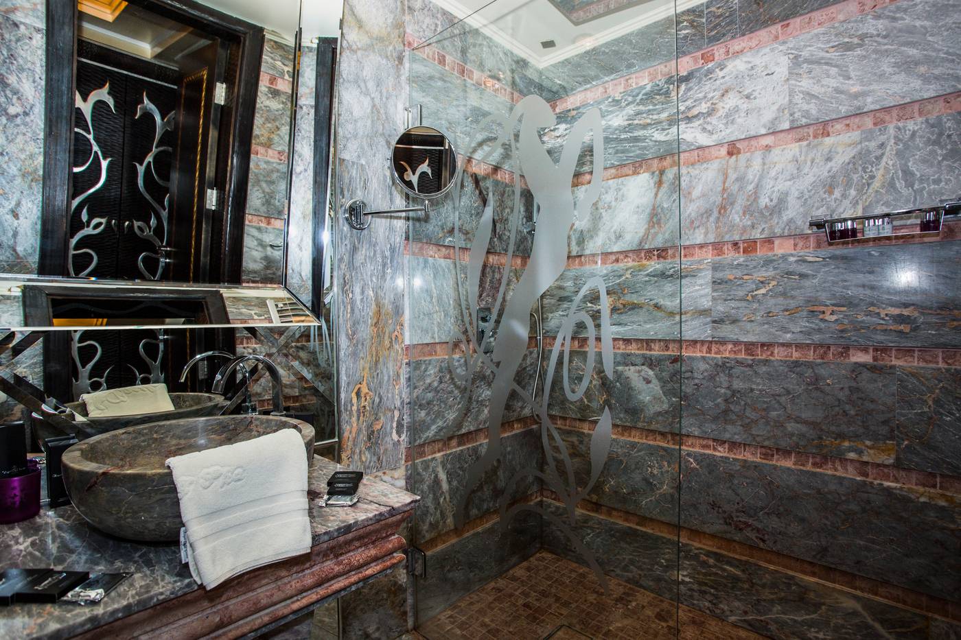 Royal-Castle-Room-43