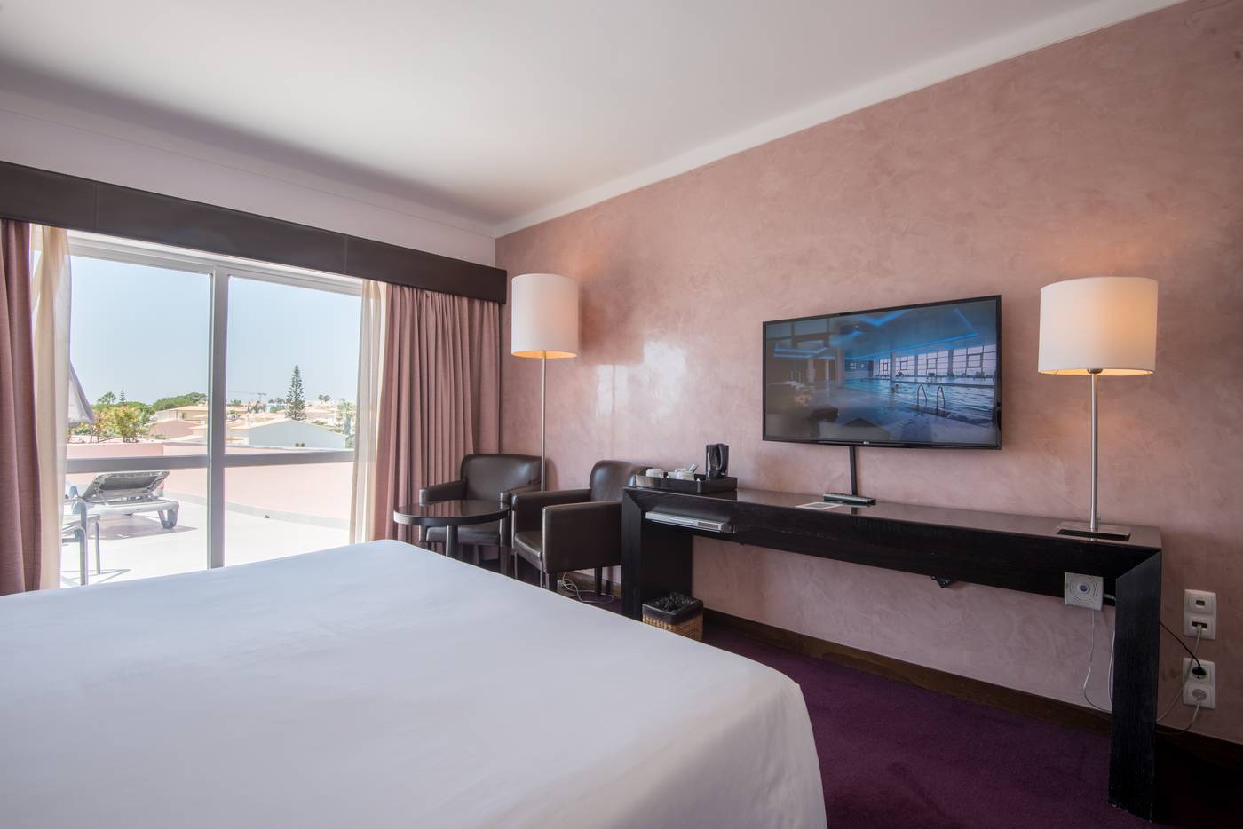 Vila-Gale-Praia-Room-18