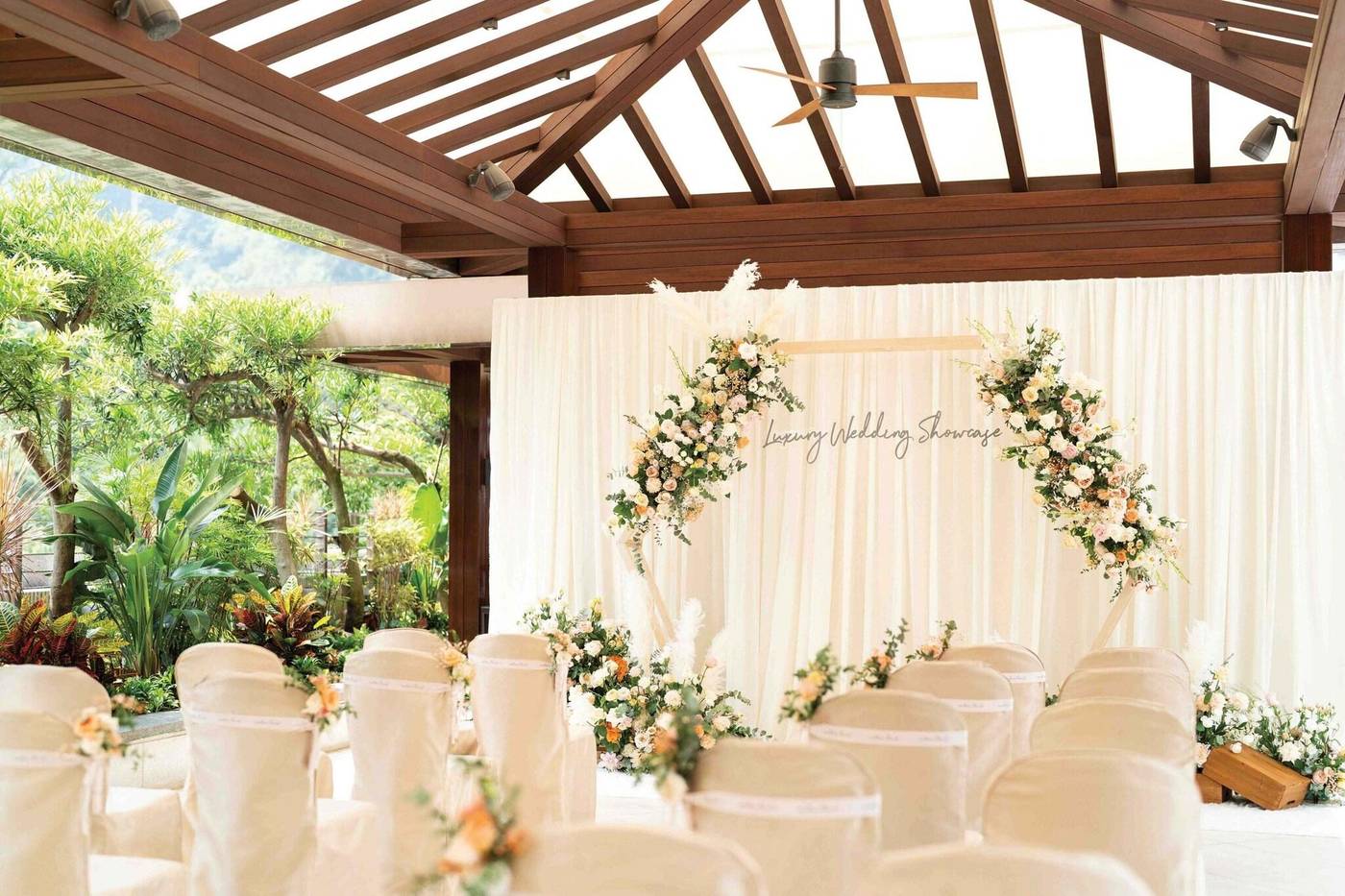 Jw-Marriott-Hotel-Hong-Kong-Pool-68