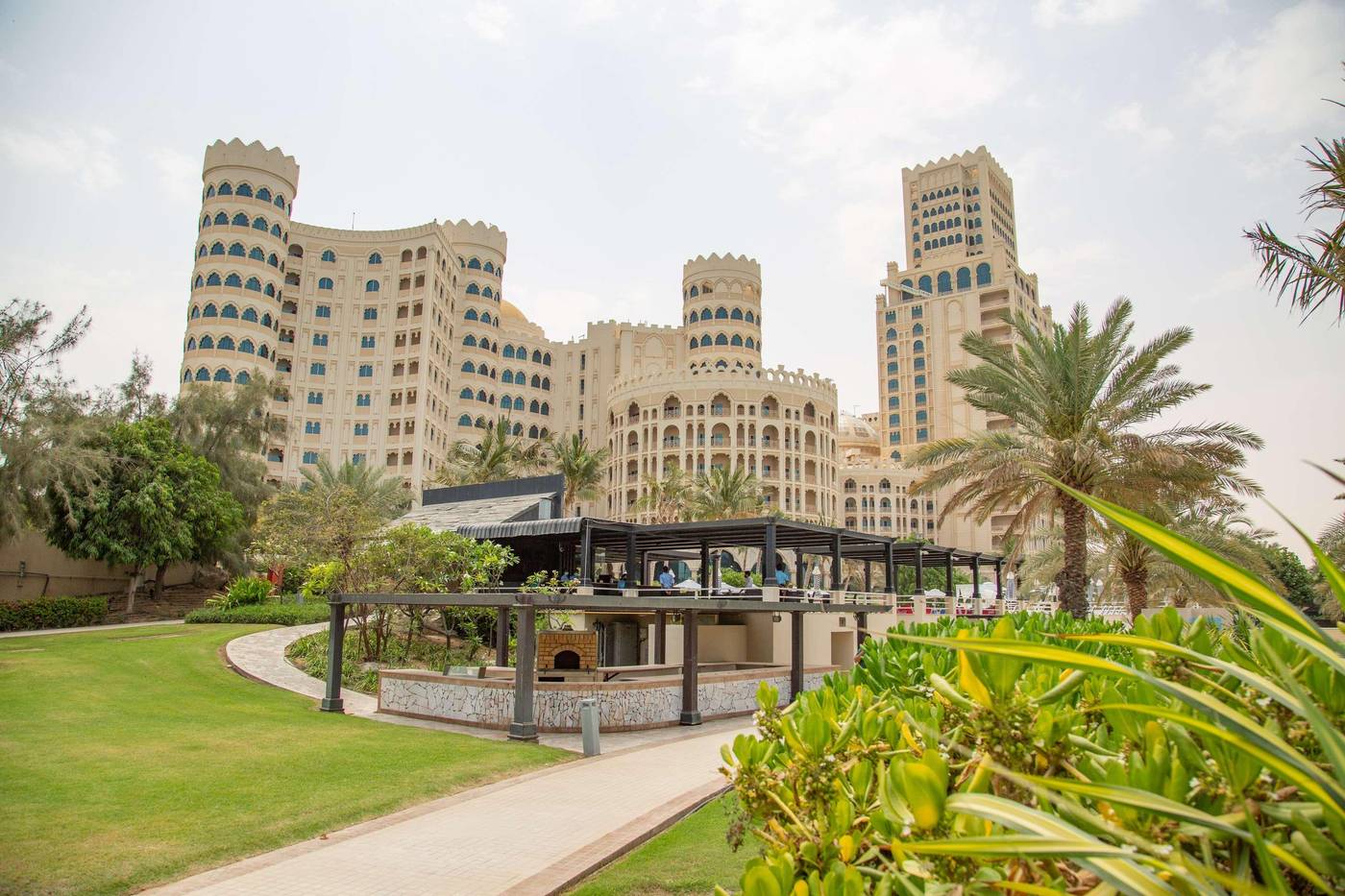 Al-Hamra-Residence-Restaurant-10