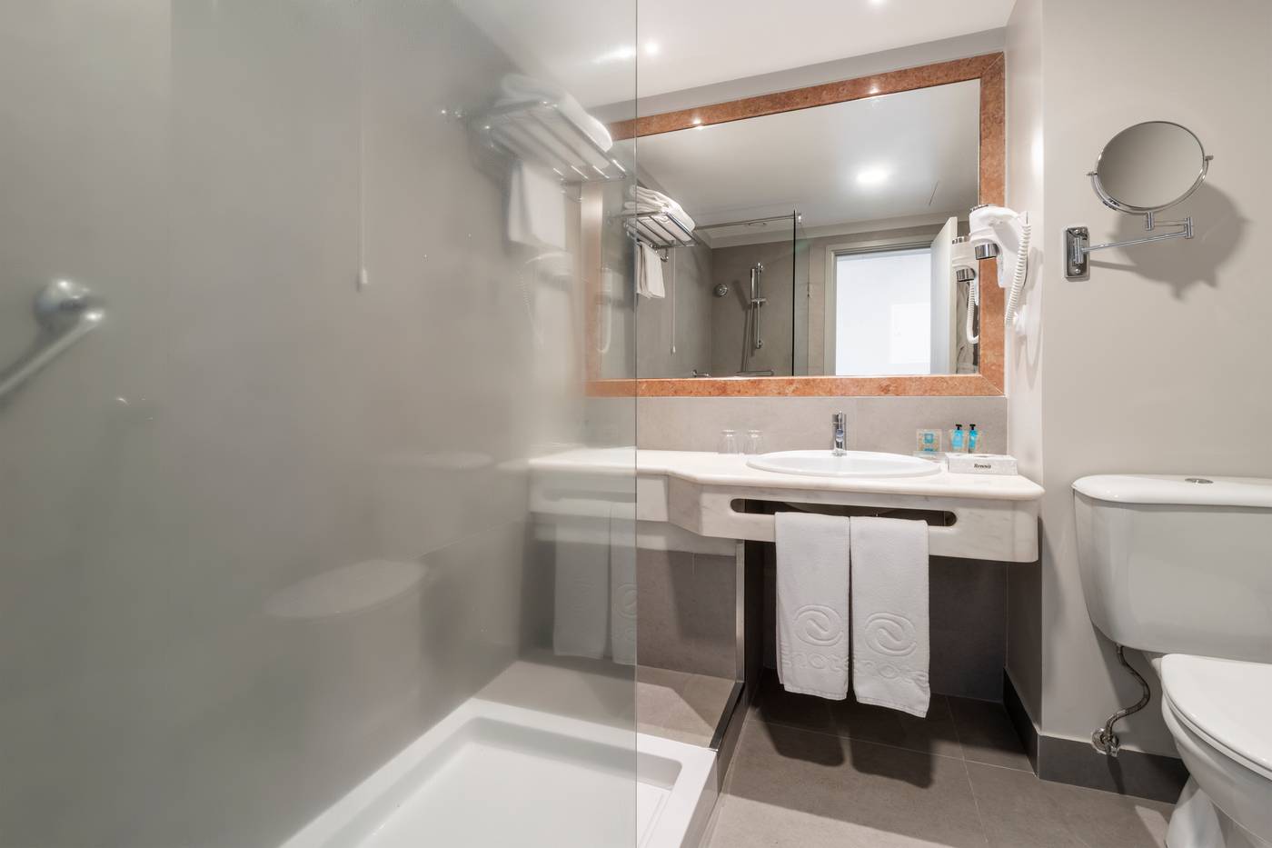 Enotel-Magnolia-Room-39