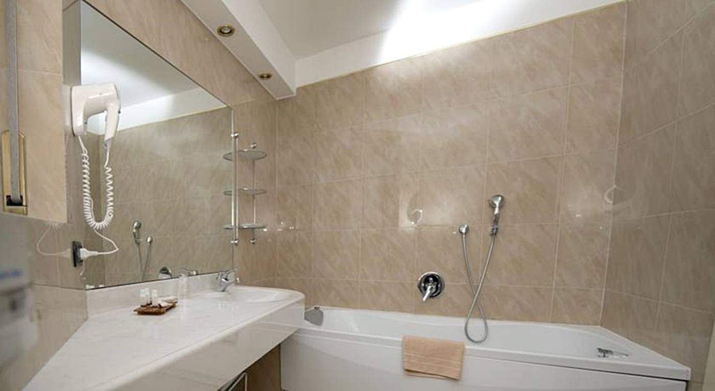 Hotel Continental - Italy - TURIN - Room - 8