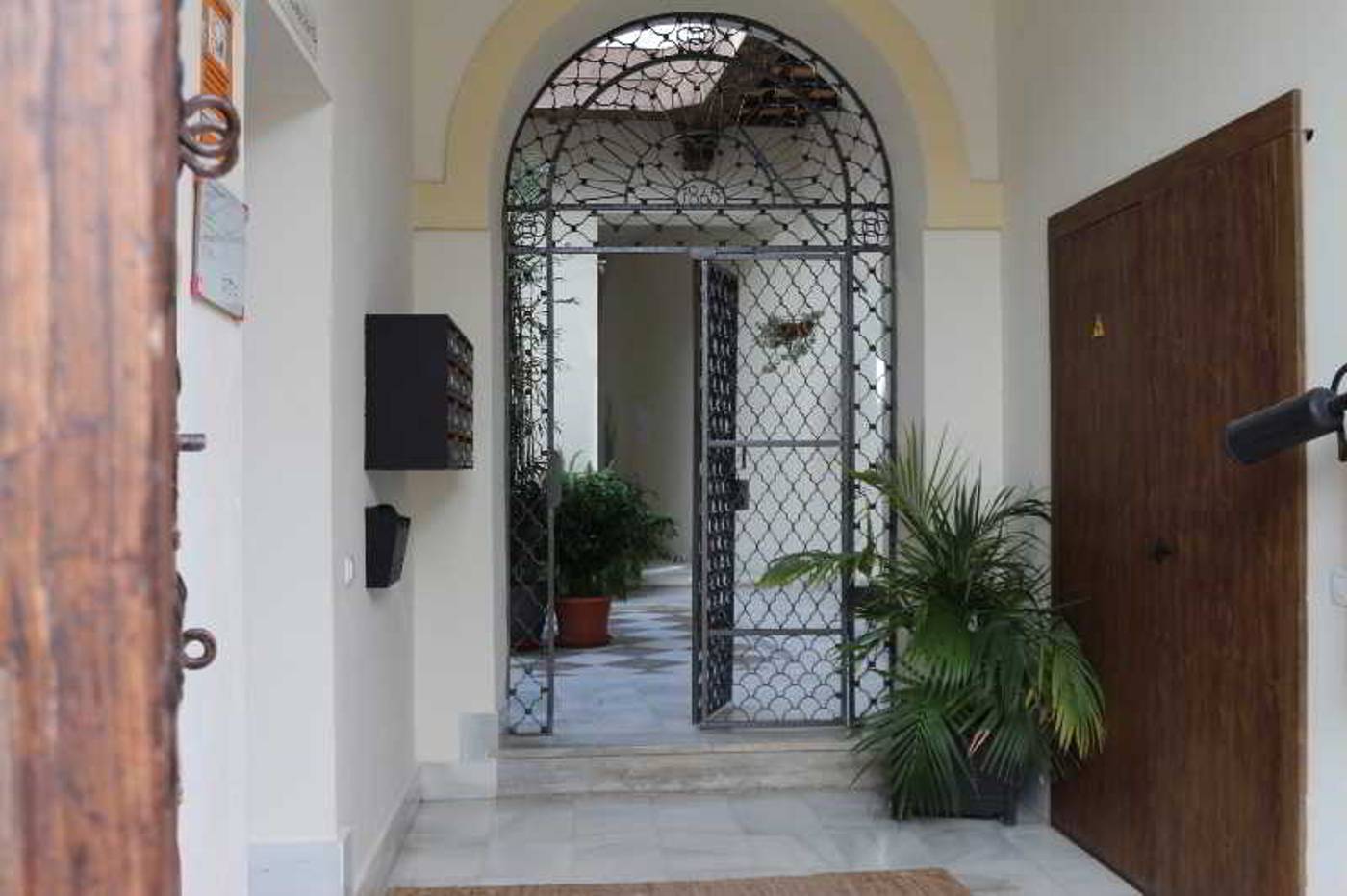 AT-Palacio-de-Luja-Lobby-22