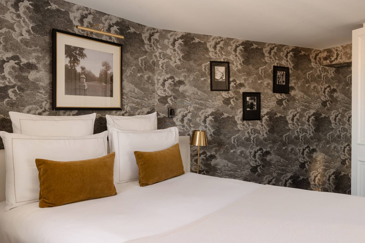 Hotel-Bourgogne---Montana-Room-31