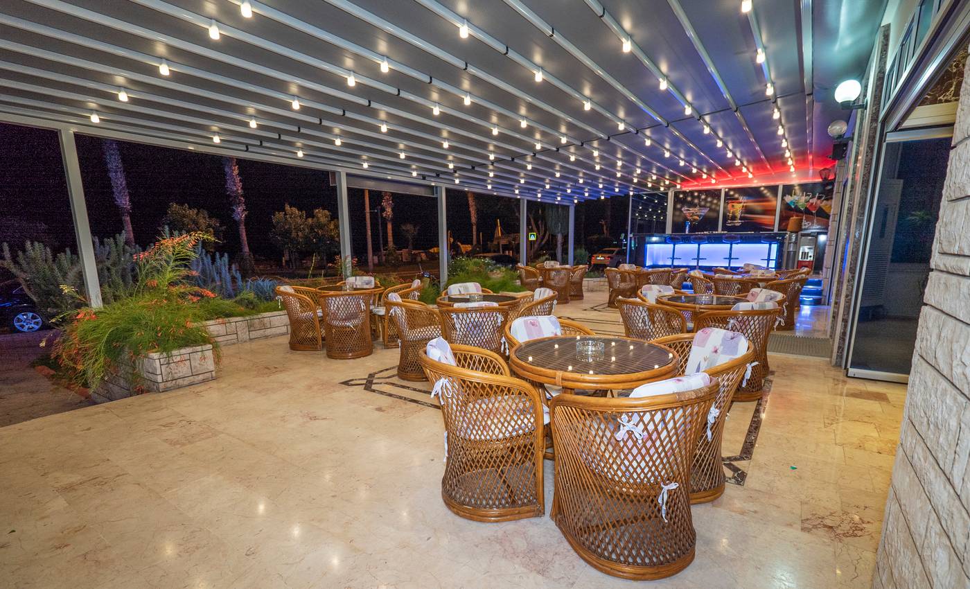 Kleopatra-Celine-Lobby-10