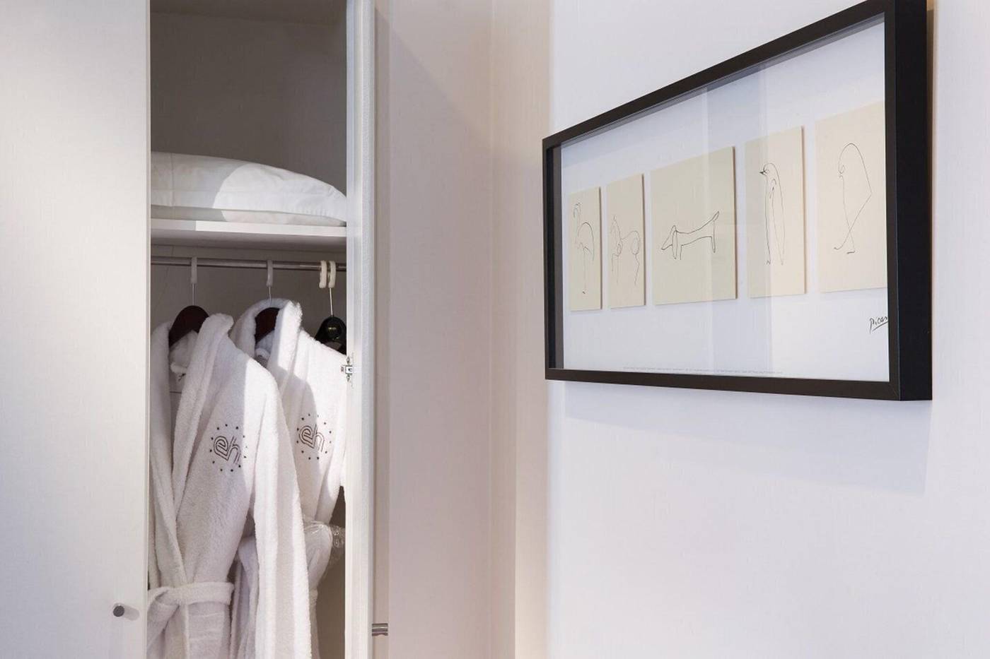 Europe-Tour-Eiffel-General-view-34